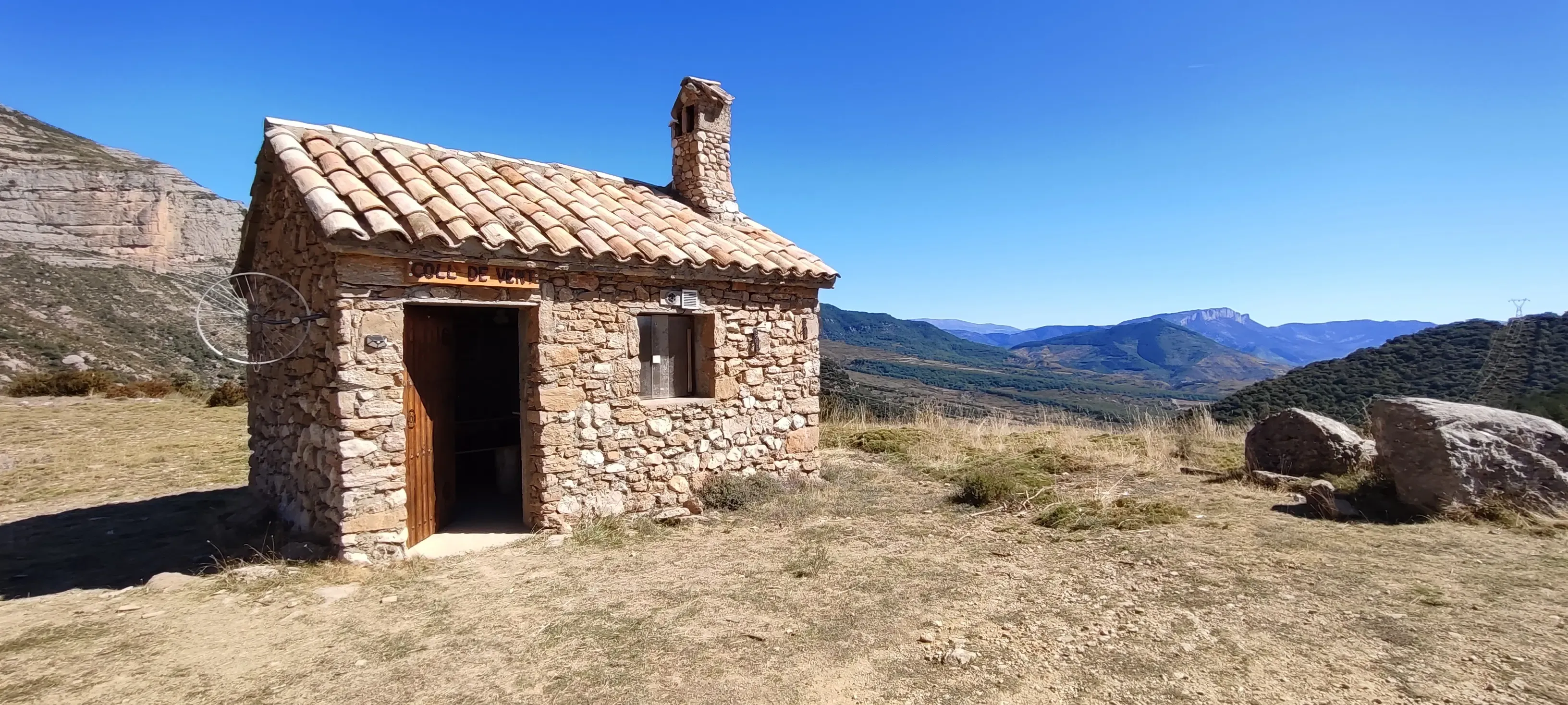 Vista exterior del Refugio Coll de Vent